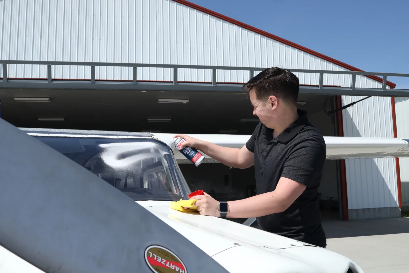 Detailing the aircraft