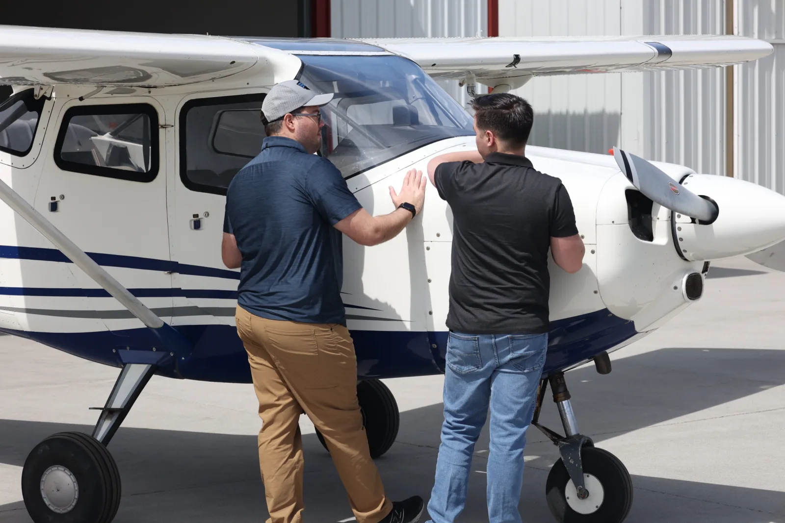 Preflight checklist inspection at the cowling