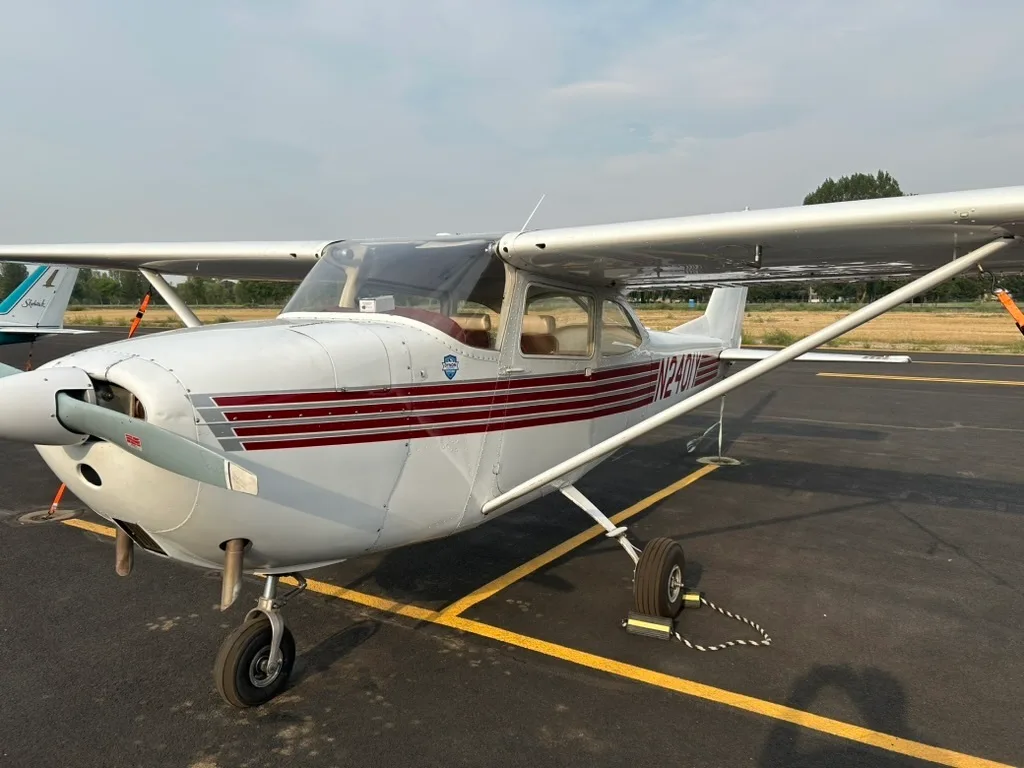 Cessna 172 N2401Y, the newest airplane in the Bravo 6 Flight Academy fleet, parked at Rexburg